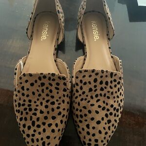 Kensie Women's Tan and Black Patterned Loafers